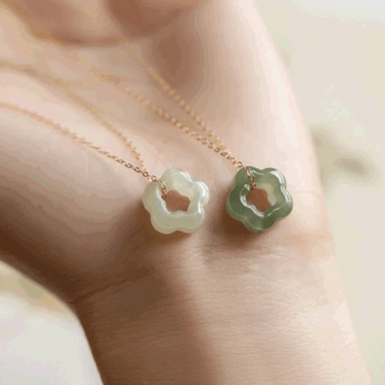 Wholesale Green Hetian Flower Pendant Necklace Wholesale Green Hetian Flower Pendant Necklace